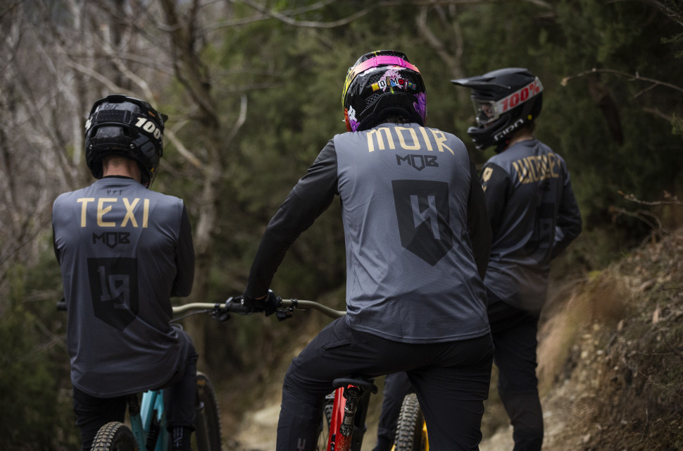 Yt store downhill team